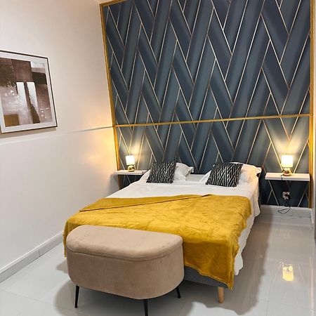 Cyrus Hotel -Housse Coeur De Ville 皮特尔角城 外观 照片