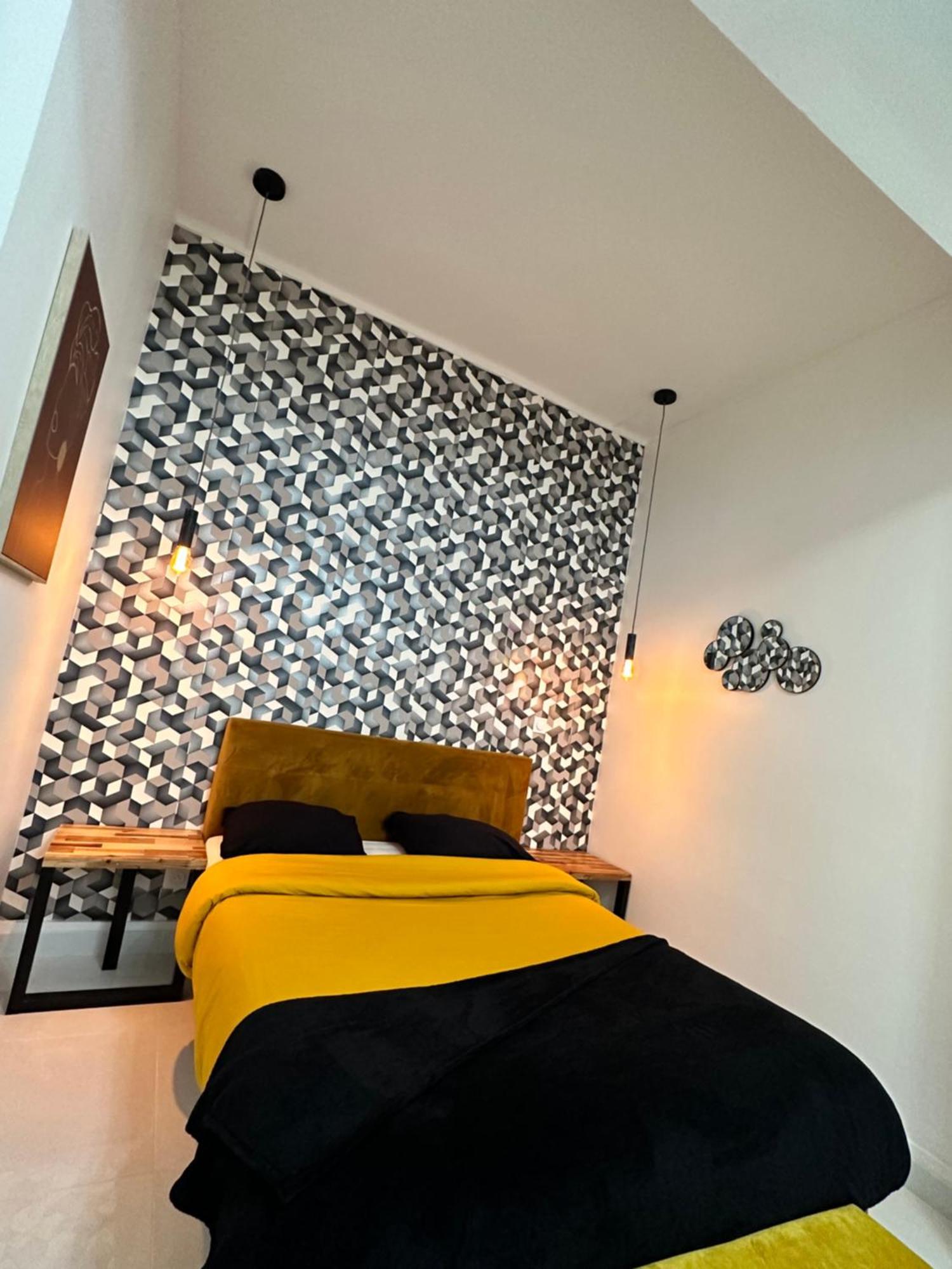 Cyrus Hotel -Housse Coeur De Ville 皮特尔角城 外观 照片