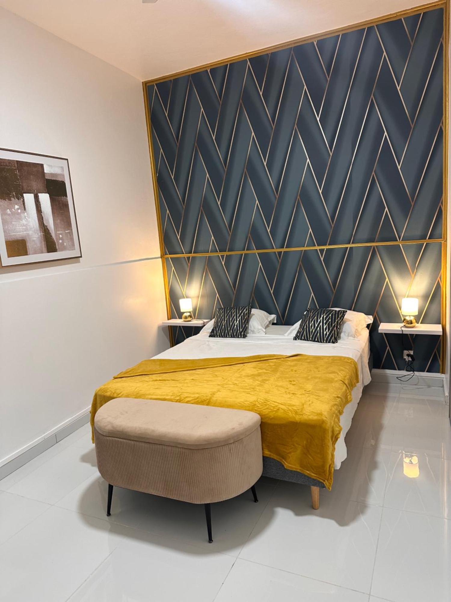 Cyrus Hotel -Housse Coeur De Ville 皮特尔角城 外观 照片